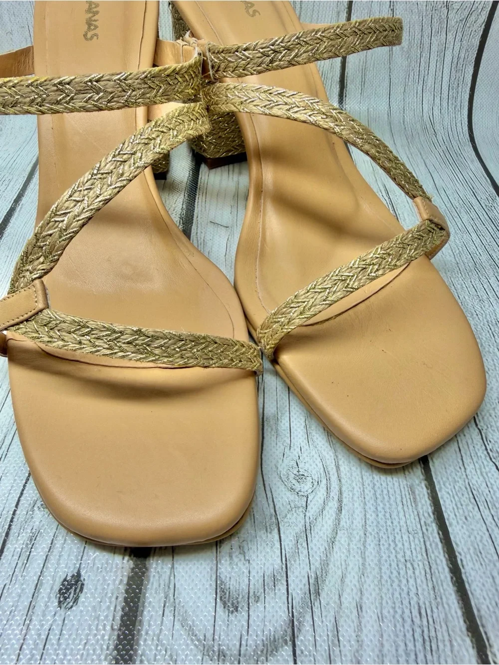 BRAND NEW Womens 11 Kaanas Bali Braided Yute Gold Beige slip on Heels